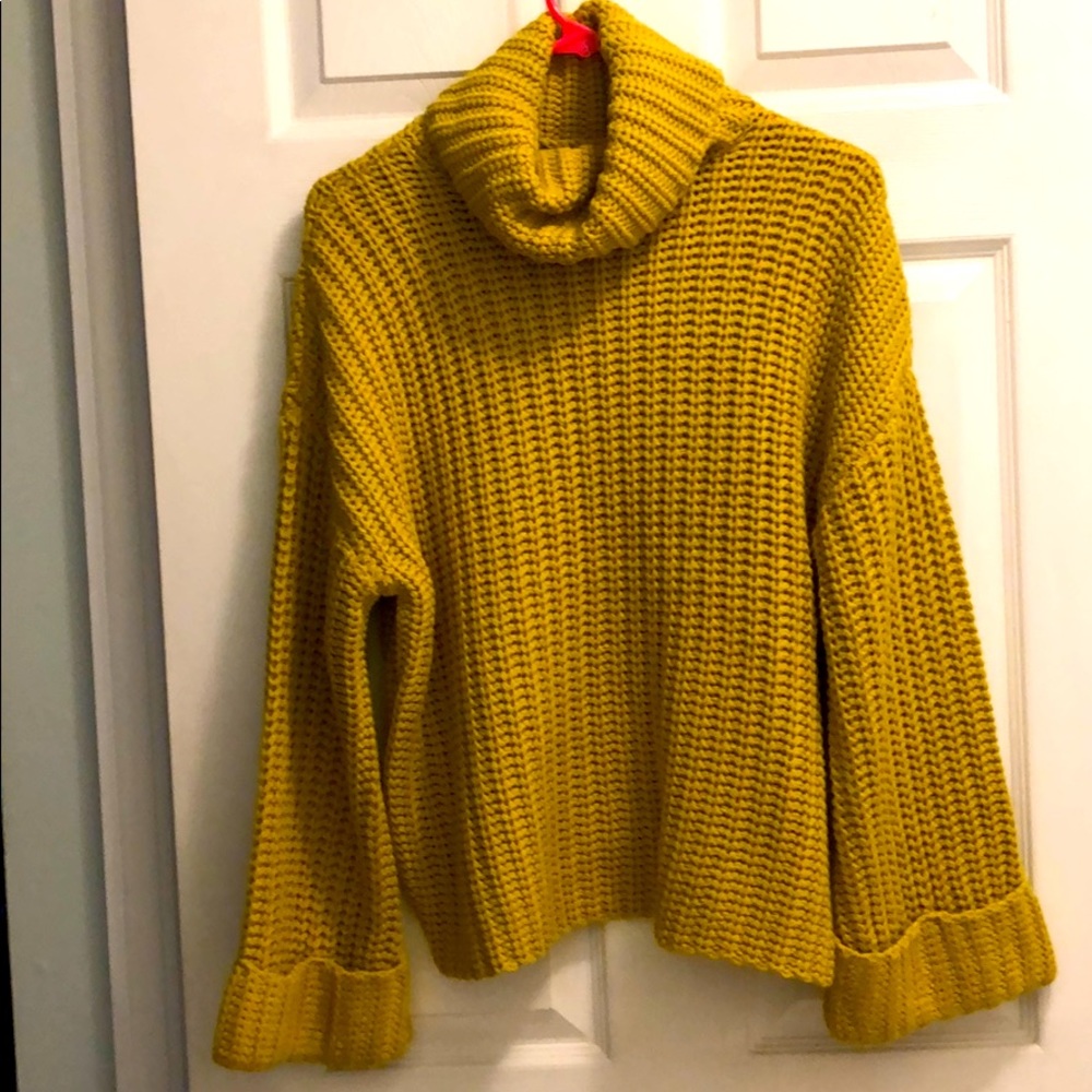 Wide Sleeve Turtleneck Pullover